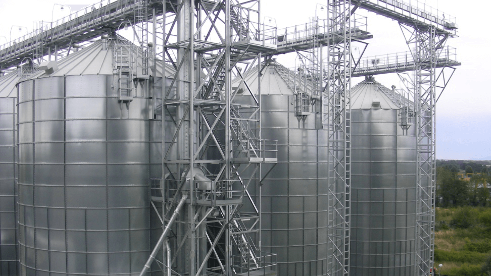 Silosy zbożowe wraz z infrastrukturą towarzyszącą w Strzegomiu